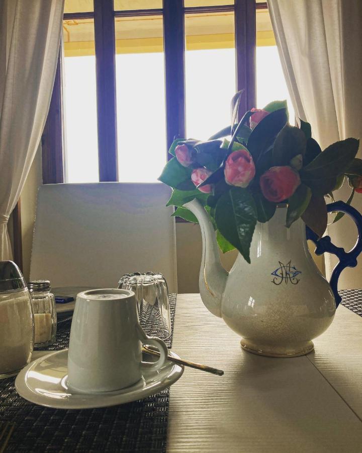 Il Motto Di Tommy Bed & Breakfast Castelveccana ภายนอก รูปภาพ