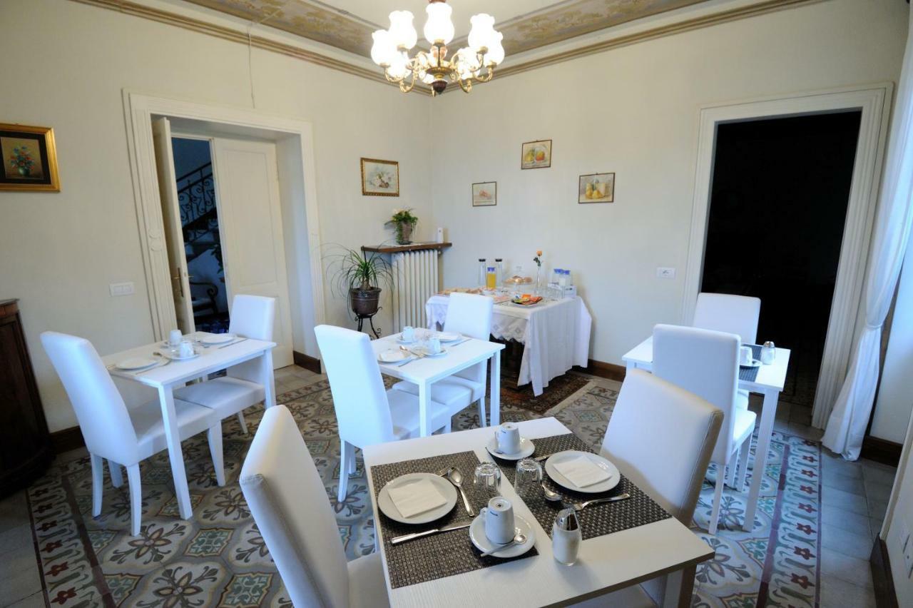 Il Motto Di Tommy Bed & Breakfast Castelveccana ภายนอก รูปภาพ