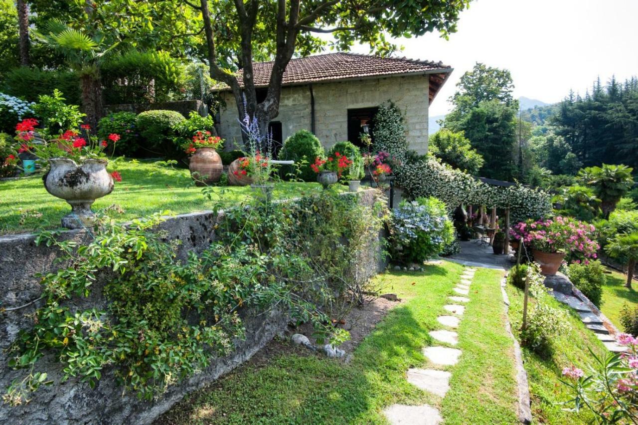 Il Motto Di Tommy Bed & Breakfast Castelveccana ภายนอก รูปภาพ